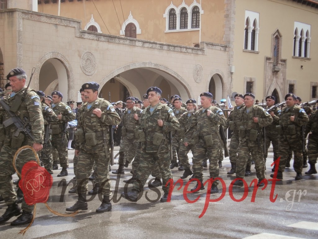 Με μεγαλοπρέπεια και με βροχή η παρέλαση στη Ρόδο [Photos] - Φωτογραφία 6