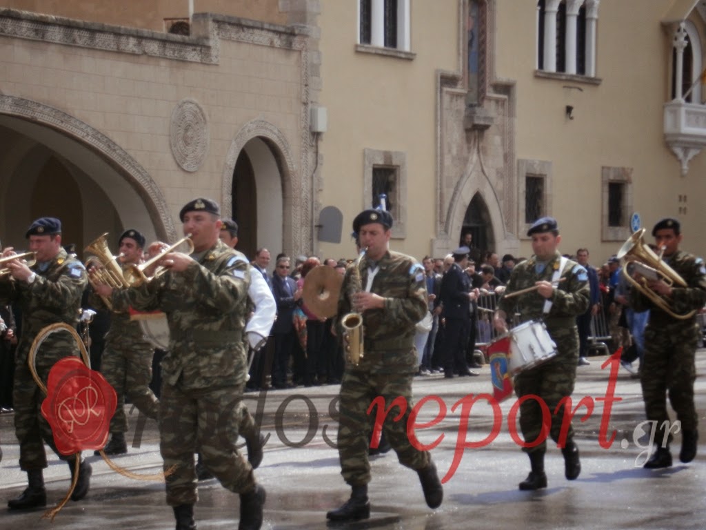 Με μεγαλοπρέπεια και με βροχή η παρέλαση στη Ρόδο [Photos] - Φωτογραφία 7