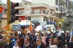 Υπό δρακόντεια μέτρα ασφαλείας και με πορεία εκπαιδευτικών και διαδηλωτών πραγματοποιήθηκε η παρέλαση στη Ξάνθη [Video - Photos]