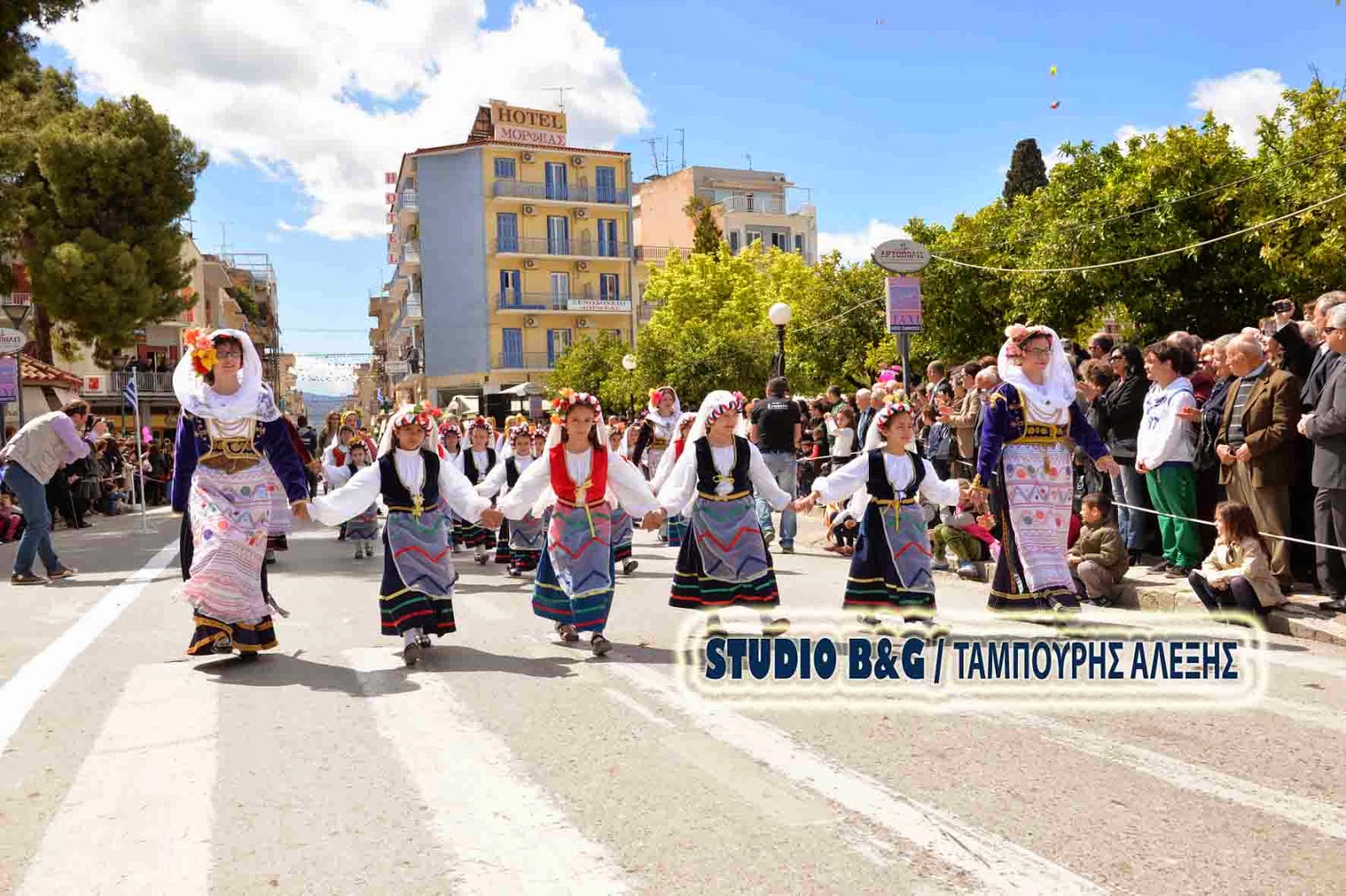 Μαθητική παρελαση της 25ης Μαρτίου στο Άργος - Φωτογραφία 3