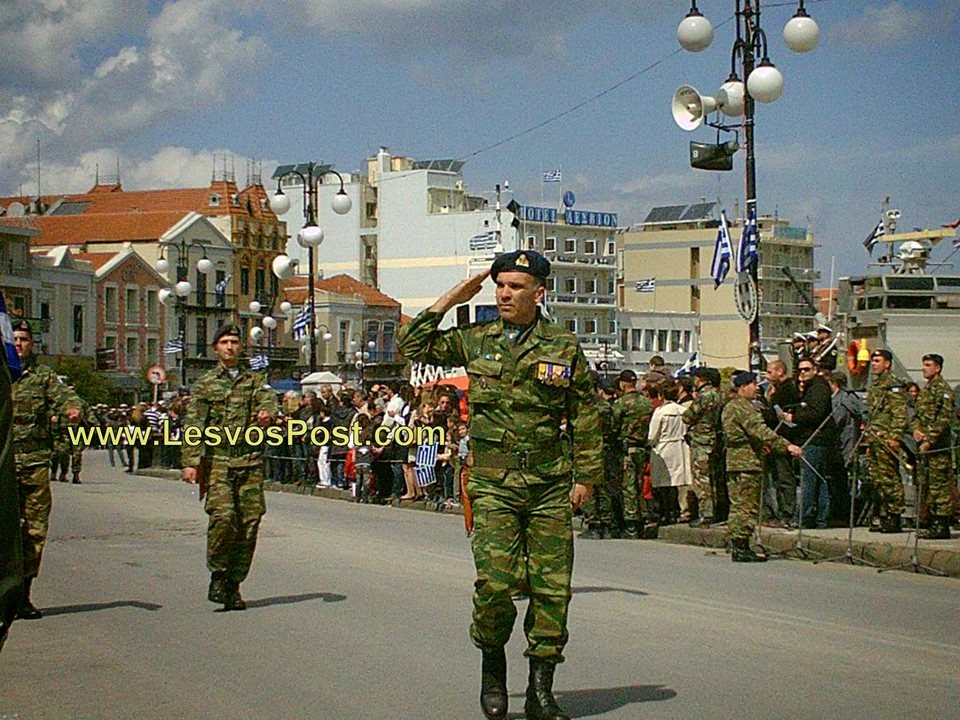 Φωτό και βίντεο από τη στρατιωτική παρέλαση στη Μυτιλήνη - Φωτογραφία 6