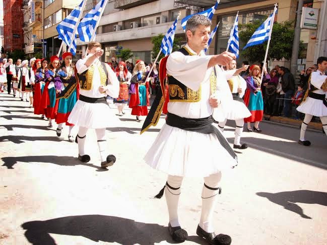 «Oδηγός» της παρέλασης ο Παγκαλαβρυτινος - Φωτογραφία 4