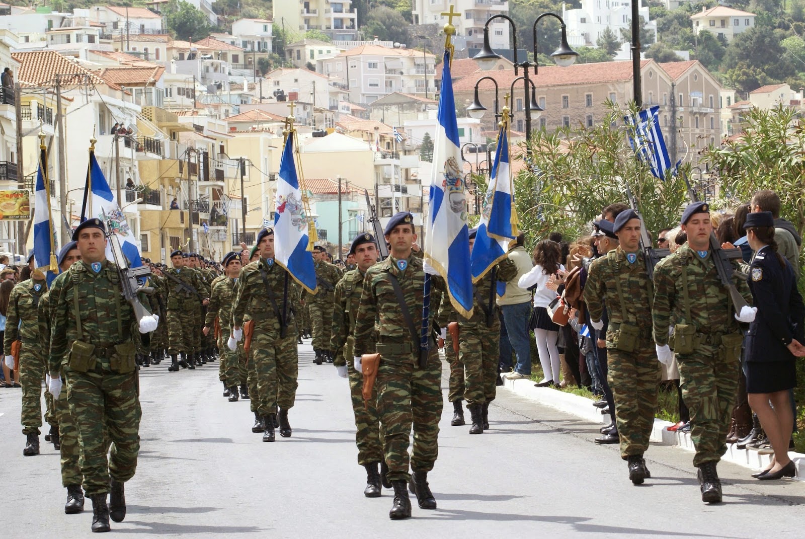 Φωτό από την στρατιωτική παρέλαση στη Σάμο - Φωτογραφία 5