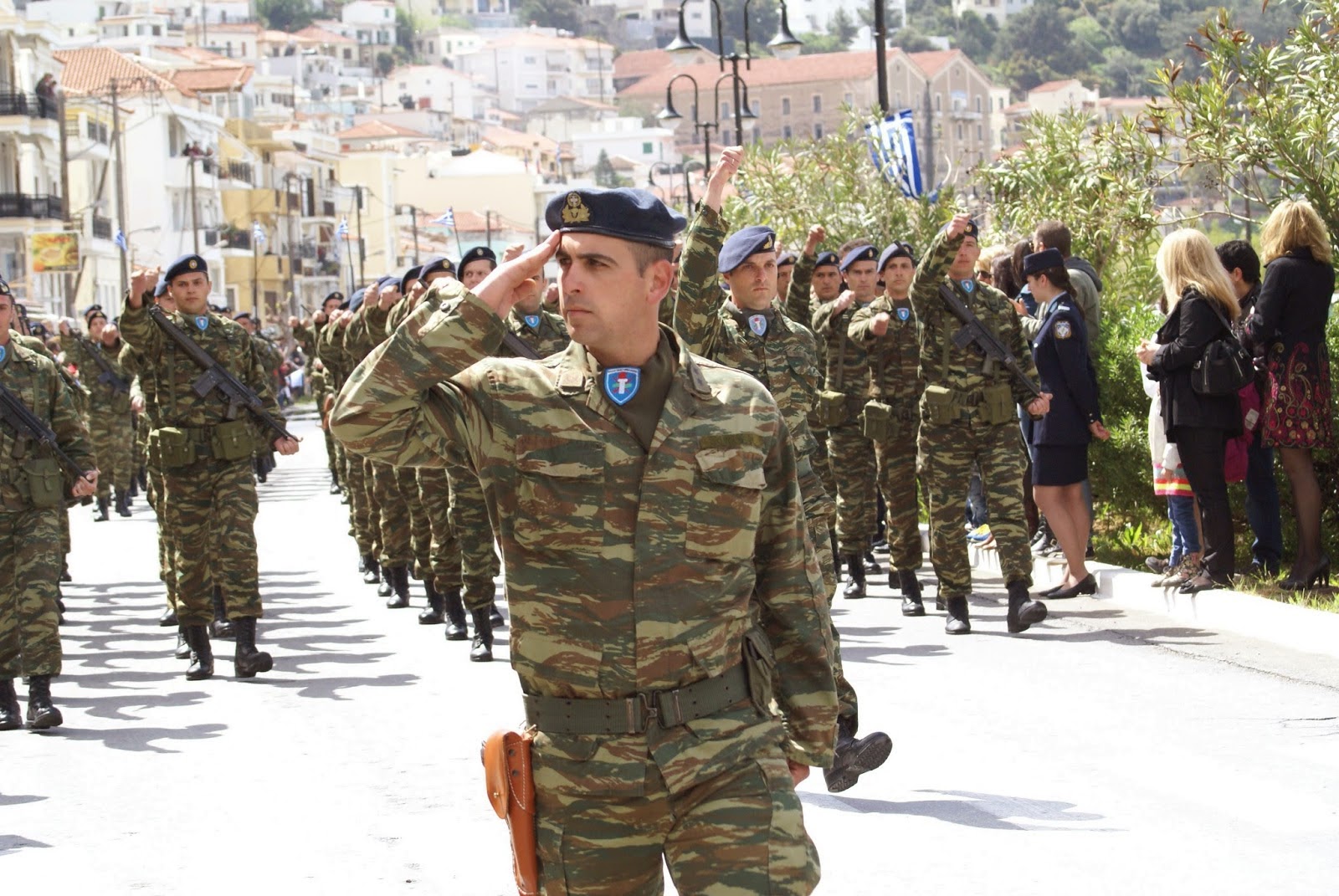 Φωτό από την στρατιωτική παρέλαση στη Σάμο - Φωτογραφία 7