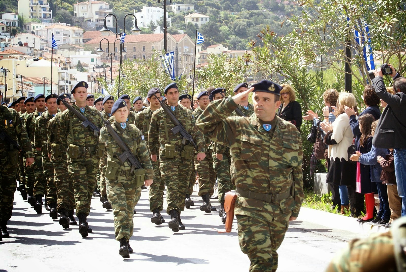 Φωτό από την στρατιωτική παρέλαση στη Σάμο - Φωτογραφία 9