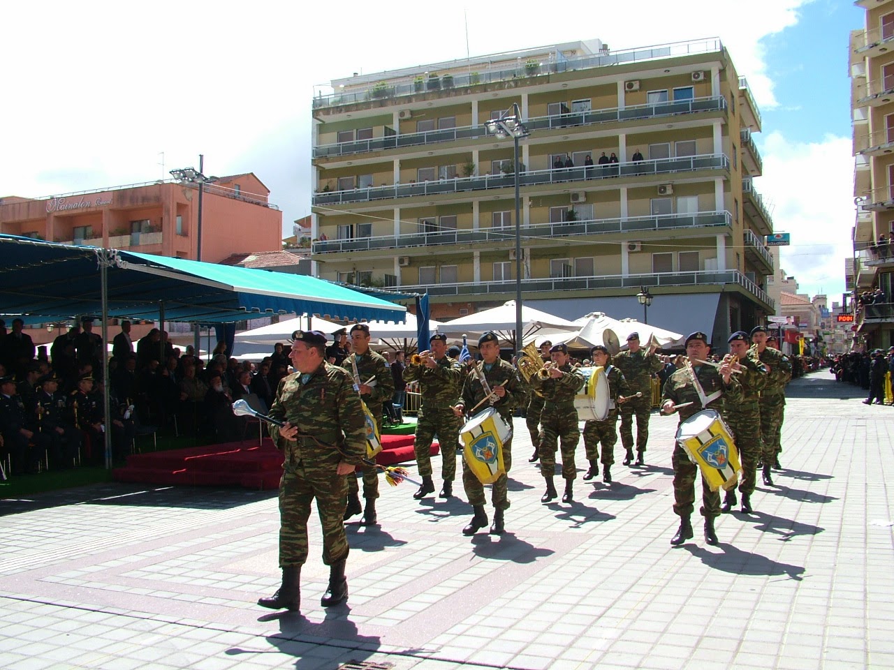 Φωτογραφίες από τη Στρατιωτική παρέλαση της Τρίπολης - Φωτογραφία 2