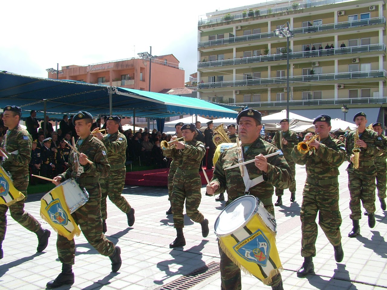 Φωτογραφίες από τη Στρατιωτική παρέλαση της Τρίπολης - Φωτογραφία 3