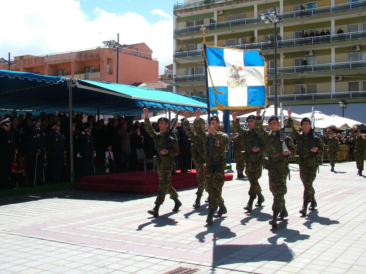 Φωτογραφίες από τη Στρατιωτική παρέλαση της Τρίπολης - Φωτογραφία 6