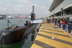 Κοσμοσυρροή στον Πειραιά για το υποβρύχιο Αμφιτρίτη!