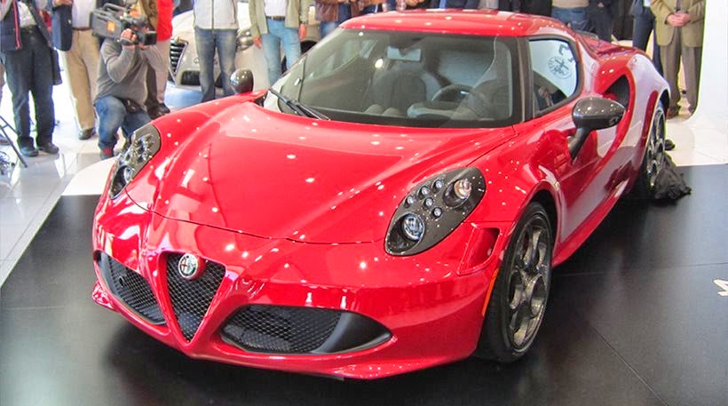 Η  συλλεκτική Alfa 4C Launch Edition πάτησε... Ελλάδα - Φωτογραφία 2