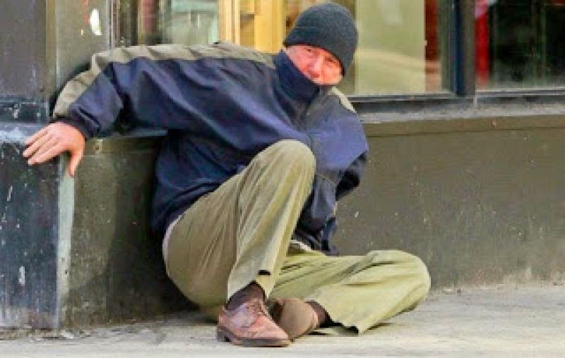Ποιος πασίγνωστος ηθοποιός είναι αυτός ο άστεγος; [photo] - Φωτογραφία 1