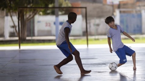 11χρονος Βραζιλιάνος χωρίς πόδια παίζει ποδόσφαιρο [video] - Φωτογραφία 1