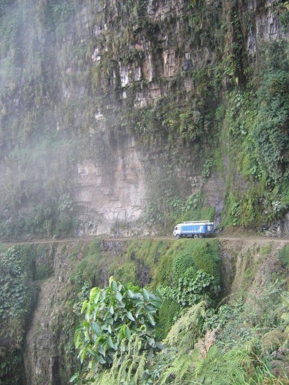 Ο πιο επικίνδυνος δρόμος! [photos] - Φωτογραφία 8