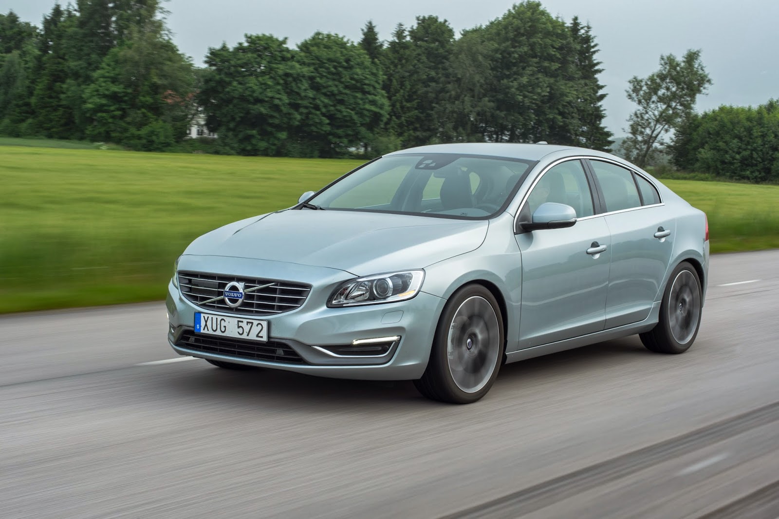 Τα Volvo S60 και V60 κέρδισαν τον τίτλο «Καλύτερο Premium Αυτοκίνητο της Χρονιάς» στην Αγγλία, από το περιοδικό Fleet News. Διακρίσεις για τα S60, V60 και XC60 και στην κατηγορία «εταιρικό αυτοκίνητο της χρονιάς» - Φωτογραφία 1