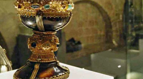 Βρέθηκε το Άγιο Δισκοπότηρο; Λαοθάλασσα πιστών στην περιοχή - Φωτογραφία 1