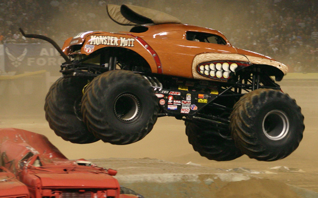 Τα πιο «αιμοβόρικα» Monster Trucks της πίστας - Φωτογραφία 21