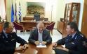 Τον Δήμαρχο της Λαμίας επισκέφτηκαν ο νέος Περιφερειακός Διοικητής Πυροσβεστικών Υπηρεσιών Στερεάς Ελλάδας και ο Διοικητής της 7ης Ε.Μ.Α.Κ - Φωτογραφία 1