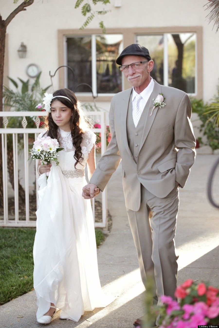 11χρονη έκανε εικονικό γάμο για να ευχαριστήσει τον πατέρα της που έχει λίγους μήνες ζωής! [photos&video] - Φωτογραφία 7