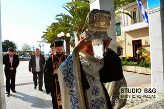 Ο Ιερός Ναός του Αγίου Νικολάου στο Ναύπλιο υποδέχτηκε τα ιερά λείψανα του Αγιου Λουκά Επισκόπου Κριμαίας - Φωτογραφία 1