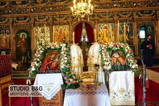 Ο Ιερός Ναός του Αγίου Νικολάου στο Ναύπλιο υποδέχτηκε τα ιερά λείψανα του Αγιου Λουκά Επισκόπου Κριμαίας - Φωτογραφία 2