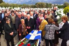 Πάτρα: Θλίψη στην κηδεία του αγωνιστή της Αριστεράς Πέτρου Κομματά - Δείτε φωτο