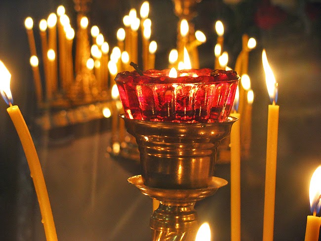 Το ξέρατε; Για ποιο λόγο ανάβουμε κερί στην εκκλησία; - Φωτογραφία 1
