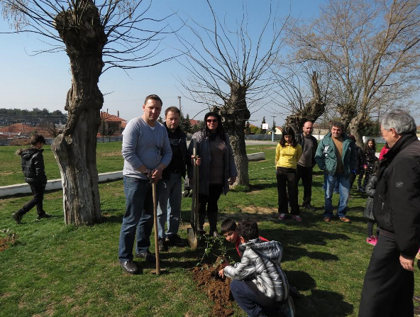 Δήμος Λαγκαδά: Eκστρατεία δενδροφυτεύσεων «Πράσινη Γωνία» - Φωτογραφία 2