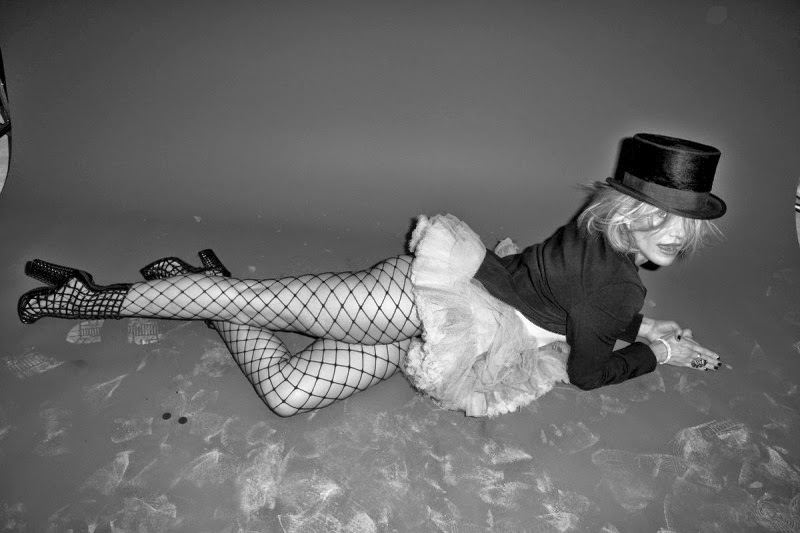 Cameron Diaz> «Μου αρέσουν και οι γυναίκες»! - Φωτογραφία 16