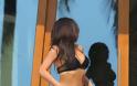Η Kim Kardashian με μαύρο μπικίνι στην Ταϊλάνδη - Φωτογραφία 3