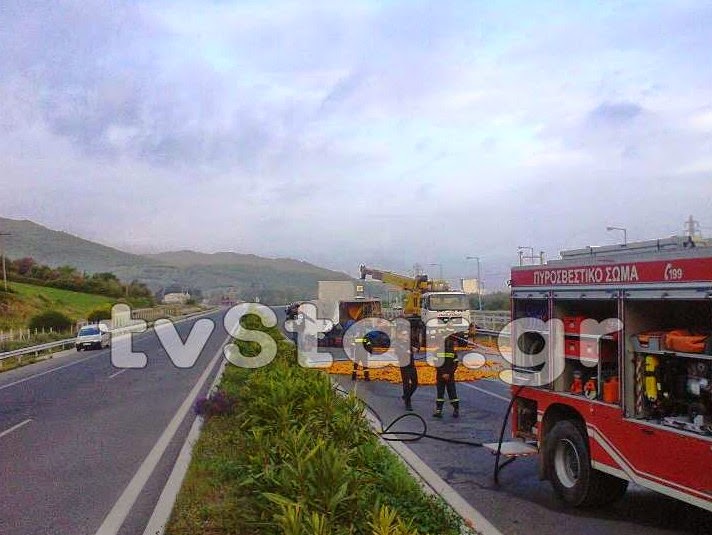 Γέμισε πορτοκάλια το οδόστρωμα στην εθνική οδό Αθηνών Λαμίας! - Φωτογραφία 5