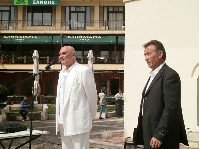 Βγάζει λόγο σε... άδεια πλατεία! Το κόμμα που έκλεψε τις εντυπώσεις στην Ξάνθη (BINTEO) - Φωτογραφία 2