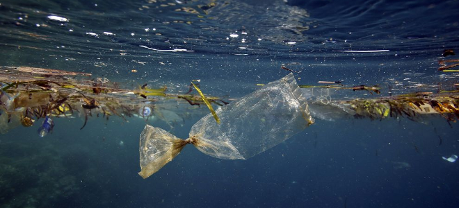 Ψάχνουν το χαμένο Boeing και βρίσκουν σκουπίδια: Γιγάντιαιες χωματερές οι ωκεανοί της Γης - Φωτογραφία 1
