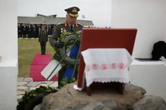 ΠΑΡΟΥΣΙΑ ΑΡΧΗΓΟΥ ΓΕΕΘΑ ΣΤΙΣ ΕΚΔΗΛΩΣΕΙΣ ΜΝΗΜΗΣ ΓΙΑ ΤΗΝ 73η ΕΠΕΤΕΙΟ ΤΗΣ ΜΑΧΗΣ ΤΩΝ ΟΧΥΡΩΝ