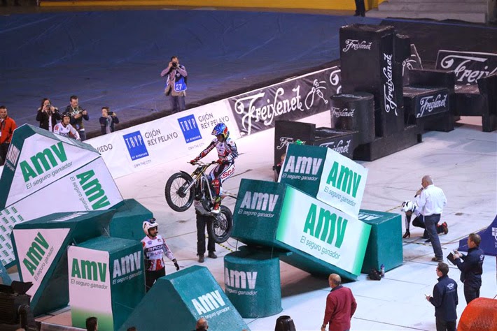 X-TRIAL WORLD CHAMPIONSHIP: Ο αναβάτης της Gas Gas, Adam Raga, στην 3η θέση του βάθρου στον τελικό γύρο του Παγκόσμιου X-Trial στο Oviedo - Φωτογραφία 1