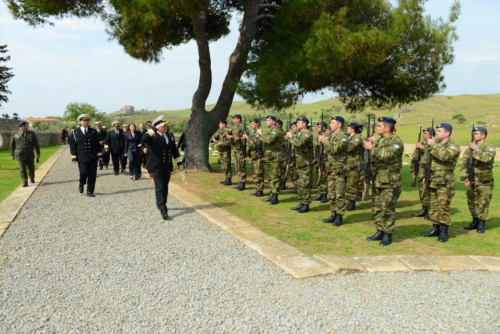 Παρουσία Αρχηγού ΓΕΝ στις Εκδηλώσεις Τιμής και Μνήμης για τους Πεσόντες της Μάχης της Καλλίπολης - Φωτογραφία 2