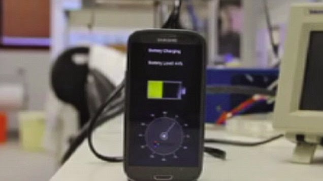 Συσκευή φορτίζει το κινητό μέσα σε 30 δευτερόλεπτα [video] - Φωτογραφία 1