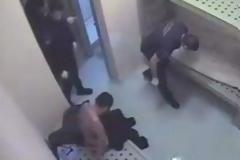 Καρέ καρέ σκηνές από τον βασανισμό του Ιλι Καρέλι από σωφρονιστικούς υπαλλήλους στις φυλακές Νιγρίτας