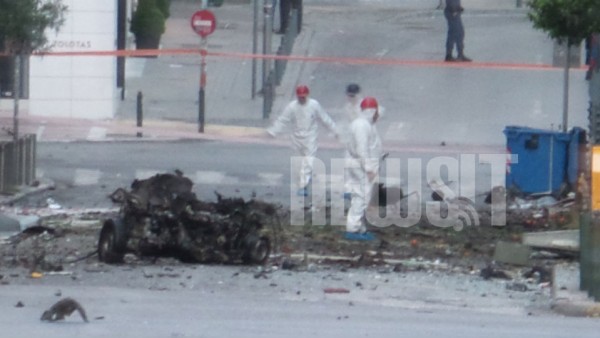 Τρομοκρατικό χτύπημα στην καρδιά της Αθήνας – Αυτοκίνητο με 75 κιλά ΤΝΤ εξερράγη στην οδό Αμερικής - Φωτογραφία 2