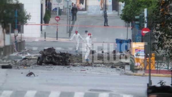 Τρομοκρατικό χτύπημα στην καρδιά της Αθήνας – Αυτοκίνητο με 75 κιλά ΤΝΤ εξερράγη στην οδό Αμερικής - Φωτογραφία 3