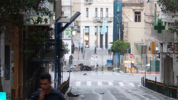 Τρομοκρατικό χτύπημα στην καρδιά της Αθήνας – Αυτοκίνητο με 75 κιλά ΤΝΤ εξερράγη στην οδό Αμερικής - Φωτογραφία 4