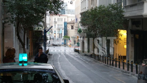 Τρομοκρατικό χτύπημα στην καρδιά της Αθήνας – Αυτοκίνητο με 75 κιλά ΤΝΤ εξερράγη στην οδό Αμερικής - Φωτογραφία 5