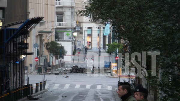 Τρομοκρατικό χτύπημα στην καρδιά της Αθήνας – Αυτοκίνητο με 75 κιλά ΤΝΤ εξερράγη στην οδό Αμερικής - Φωτογραφία 6