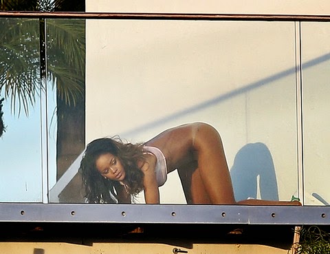 Rihanna: Ποζάρει γυμνή από την μέση και κάτω... και κόβει ανάσες! - Φωτογραφία 5
