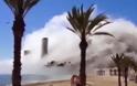 Τρόμος στην Ισπανία - Μέσα σε λίγα λεπτά ένα περίεργο λευκό σύννεφο «κατάπιε» μία ολόκληρη πόλη [video]