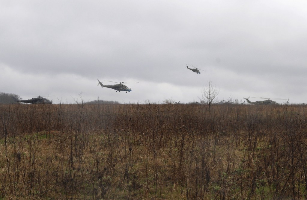 Μεγάλες συγκεντρώσεις Ρωσικών Δυνάμεων στα σύνορα σύμφωνα με το ΝΑΤΟ (φώτο) - Φωτογραφία 6
