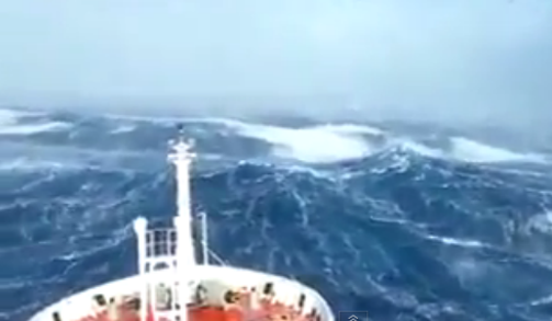 Κύματα-τέρατα στον Ινδικό Ωκεανό καταβροχθίζουν ερευνητικό πλοίο που ψάχνει για το μοιραίο Boeing [video] - Φωτογραφία 1