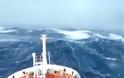 Κύματα-τέρατα στον Ινδικό Ωκεανό καταβροχθίζουν ερευνητικό πλοίο που ψάχνει για το μοιραίο Boeing [video]