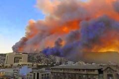 Με ΚΟΛΑΣΗ μοιάζει η Χιλή! Πυρκαγιά κατέστρεψε ΟΛΟΣΧΕΡΩΣ τουλάχιστον 500 σπίτια! (Photos)