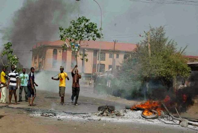 Νιγηρία: 35 άνθρωποι έχασαν τη ζωή τους από έκρηξη σε σταθμό λεωφορείων - Φωτογραφία 1