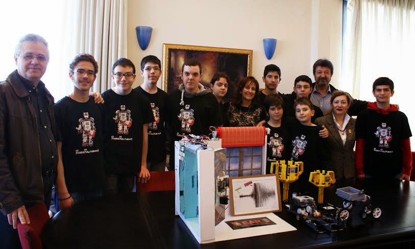 Το πρώτο βραβείο ρομποτικής στους Roborockers του δήμου Νεάπολης-Συκεών! - Φωτογραφία 3